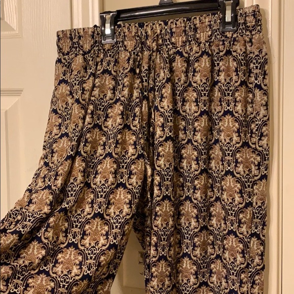 Trousers - Picture 2 of 3